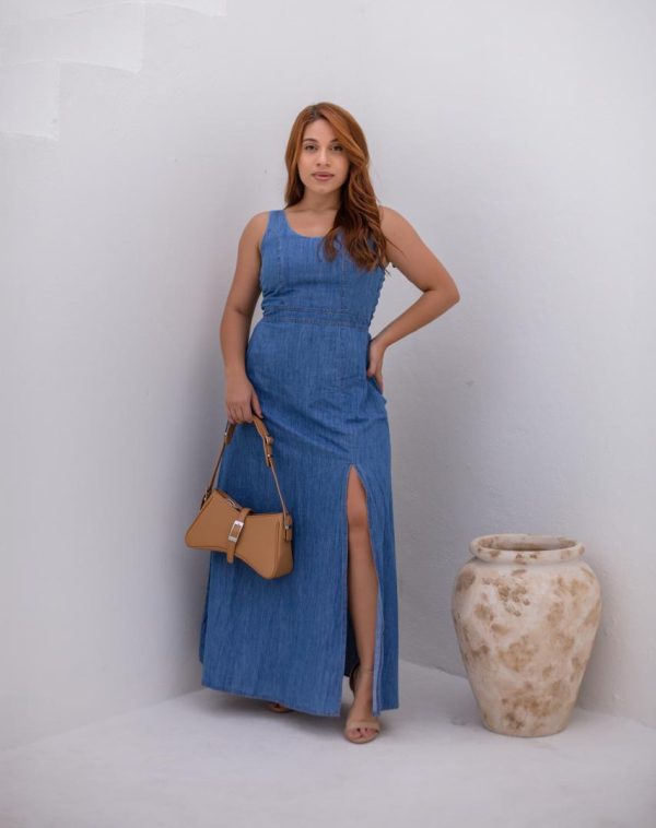 Vestido Longo Jeans com Fenda Lateral